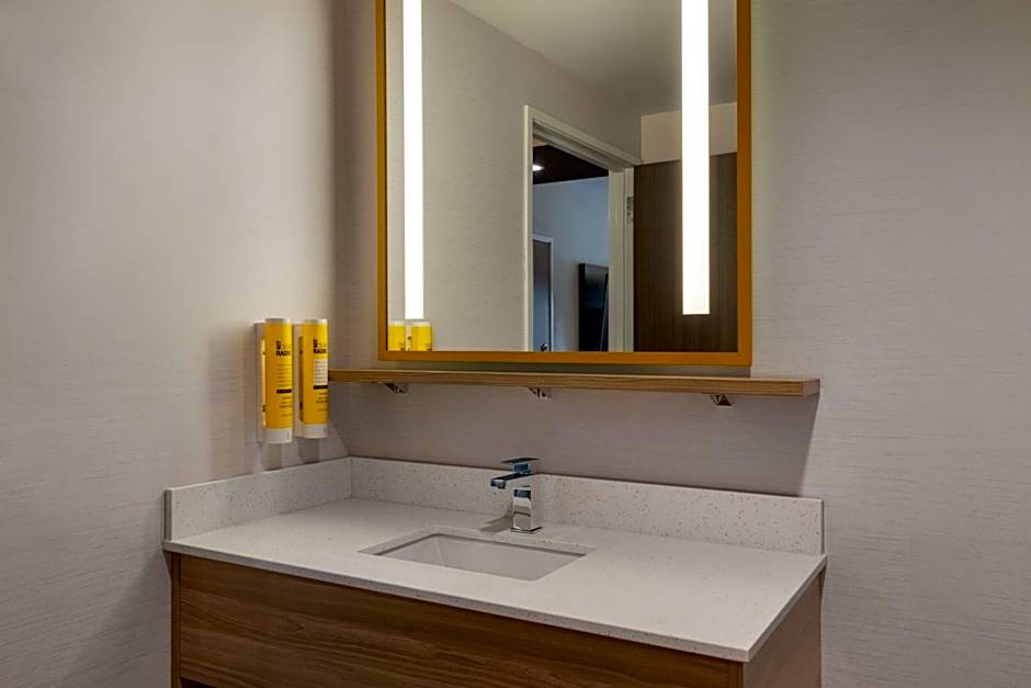 Tru by Hilton Ankeny