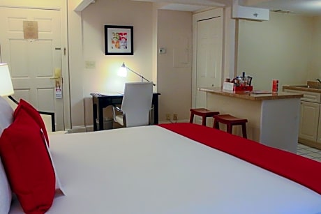 Accessible Deluxe Studio King Bed