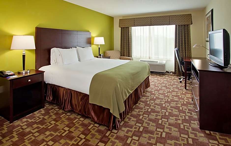 Holiday Inn Express Hotel & Suites Kansas City Sports Complex By IHG