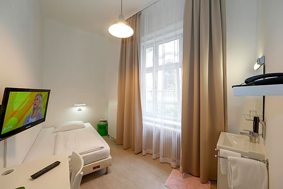 Timeout City Hotel, 5 min to city center, Self Check In