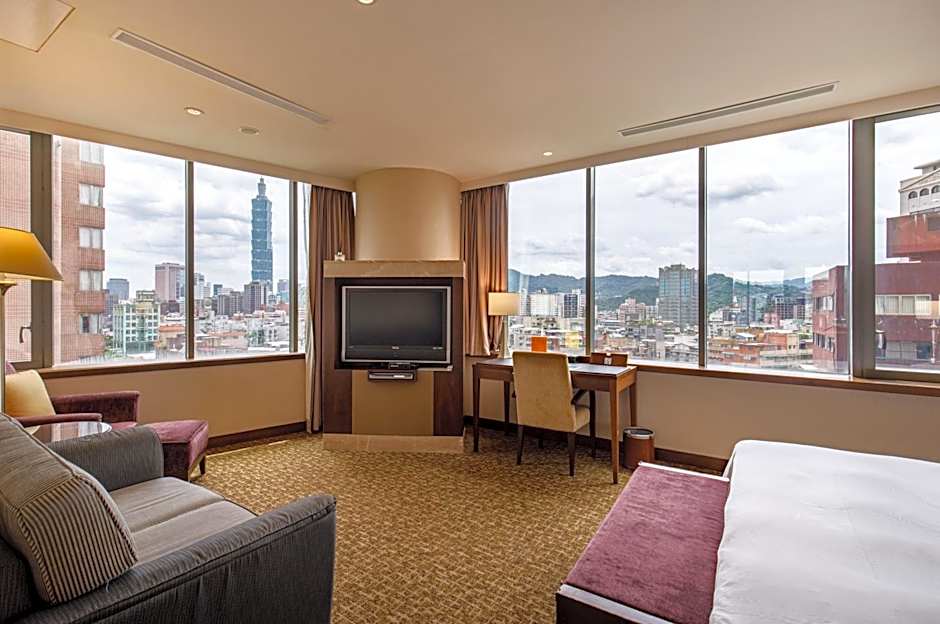 Photo 1 of 8 of Palace Suite