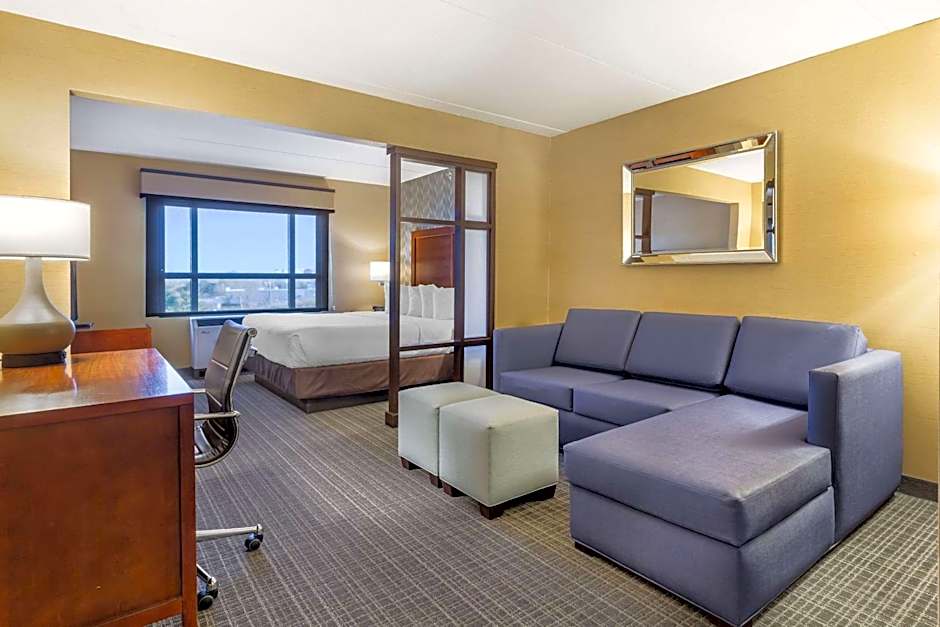Comfort Inn & Suites Logan International Airport