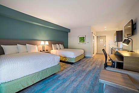 Studio with 2 Queen Beds - Non-Smoking