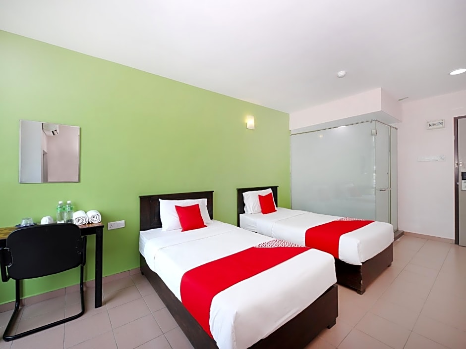 OYO 816 Hotel De Kiara