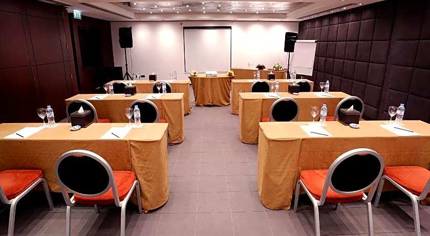 Ramada Plaza by Wyndham Dubai Deira