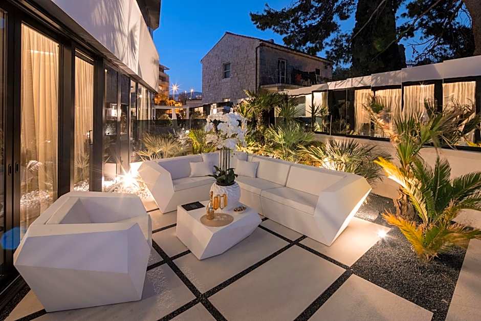 Posh Residence Luxury Suites