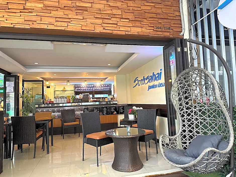 Sooksabai Jomtien Beach Hotel