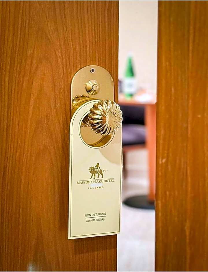 Massimo Plaza Hotel