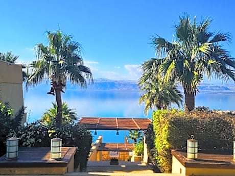 O Beach Hotel & Resort