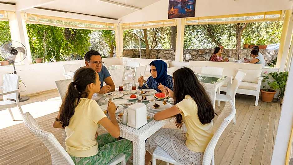 Bucak Apart Hotel Göcek ''Beach 1 km''