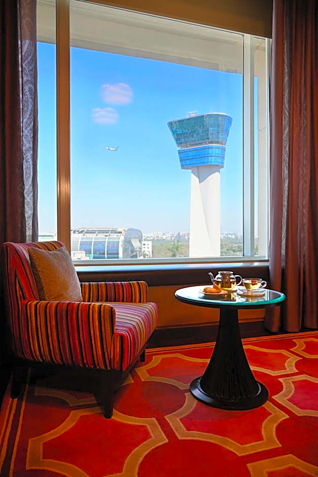 Taj Santacruz