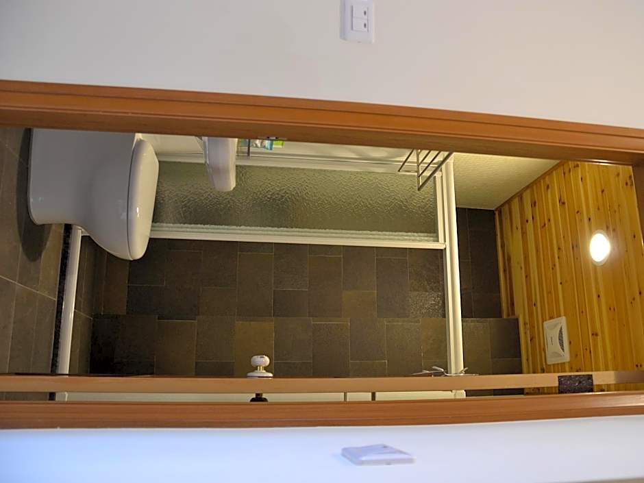 43&13 Room Store B&B