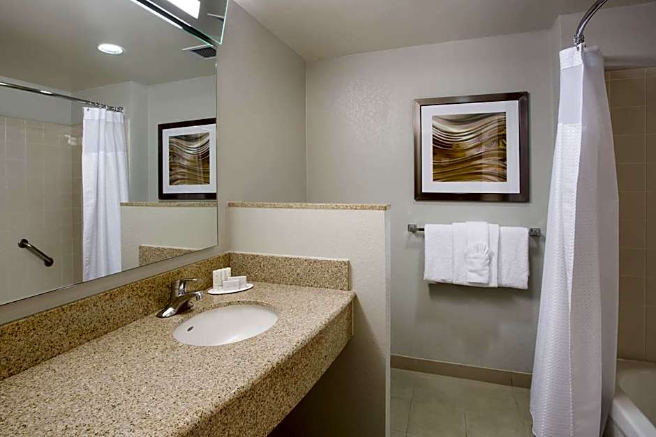 Courtyard by Marriott Austin Airport