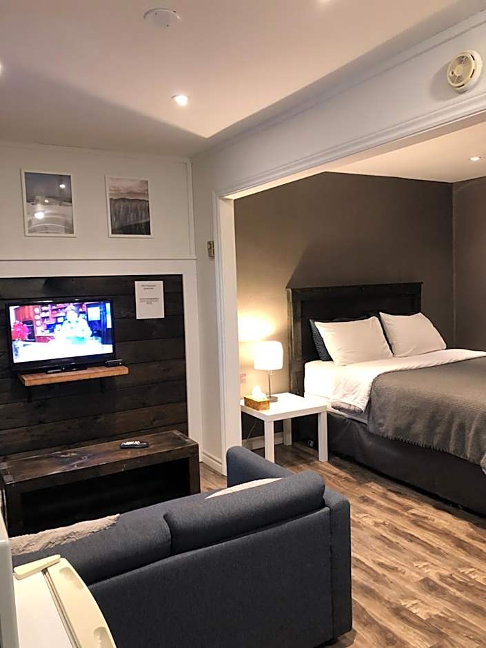 Greenside Motel