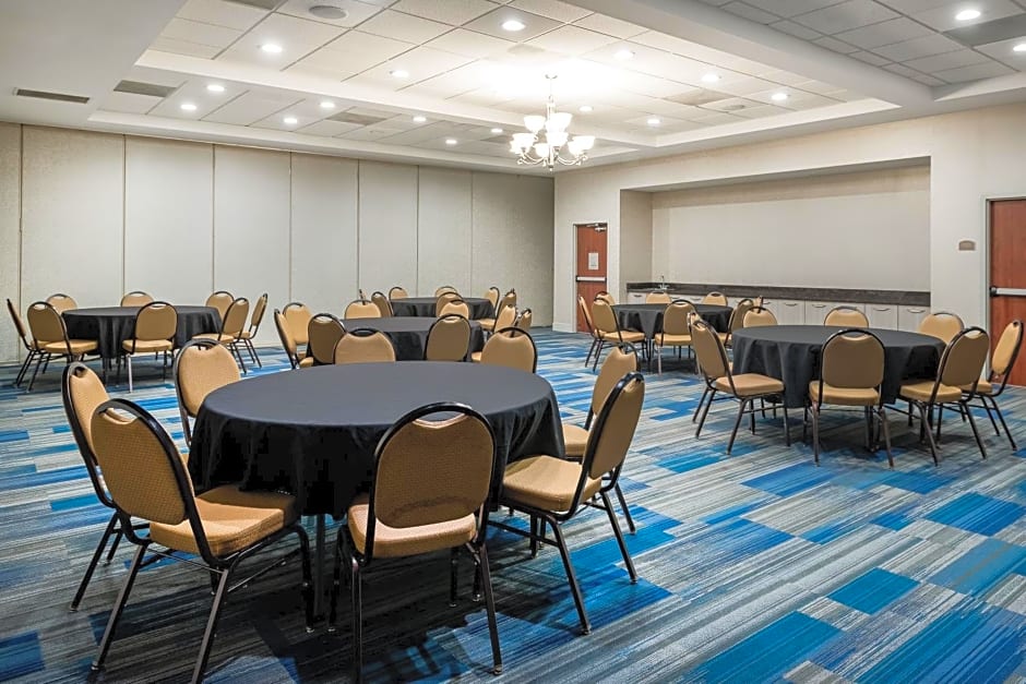 Holiday Inn Express Ontario, an IHG Hotel