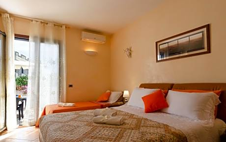 Triple Room with Private Bathroom