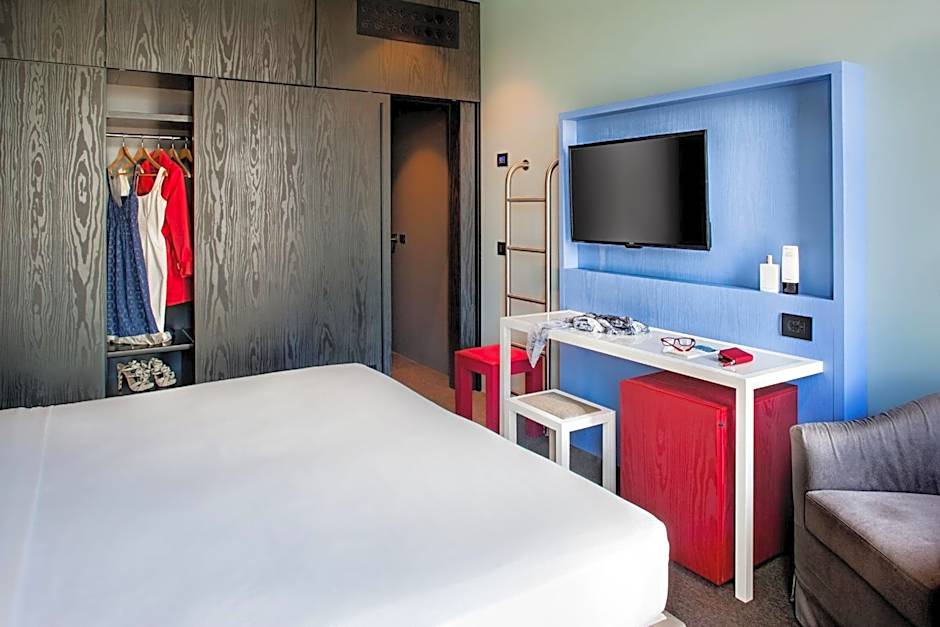 Photo 1 of 4 of Double Room Single Use