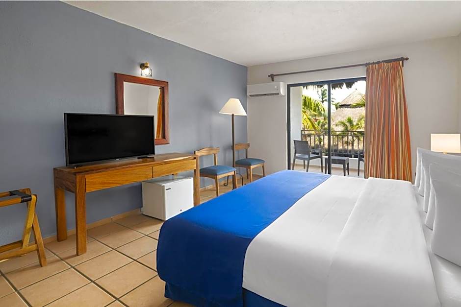 Grand Decameron Complex Bucerias, A Trademark All-Inclusive Resort