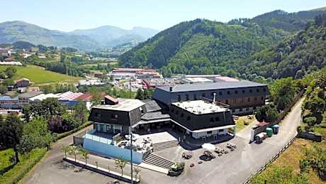 ABARAXKA HOSTEL Disfruta la Vía Verde del Urola hasta la Playa - Naturaleza Montañas y Riqueza Cultural
