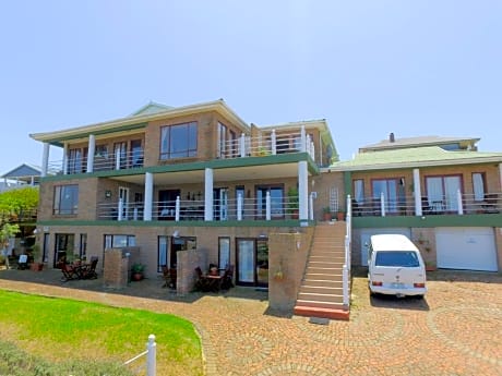 Amzee Bokmakierie Guest House