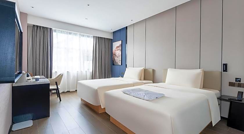 Atour X Hotel Zhuhai Gongbei Port High-speed Railway Station