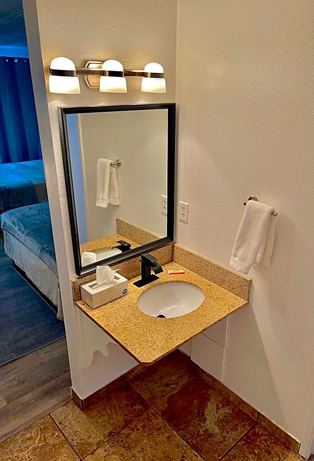 Canyon's Edge Route 66 Motel