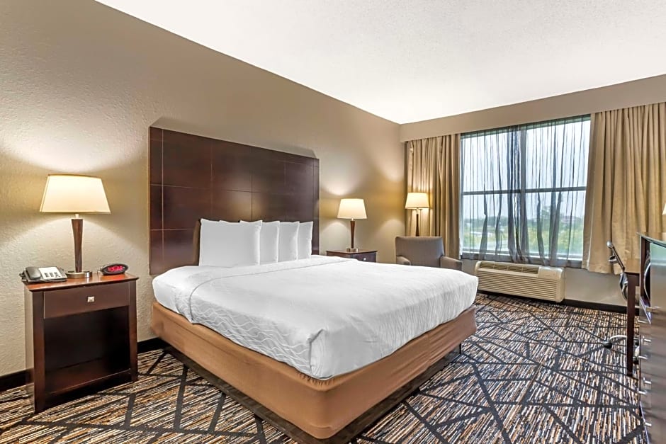 Best Western Plus Hobby Airport Inn & Suites