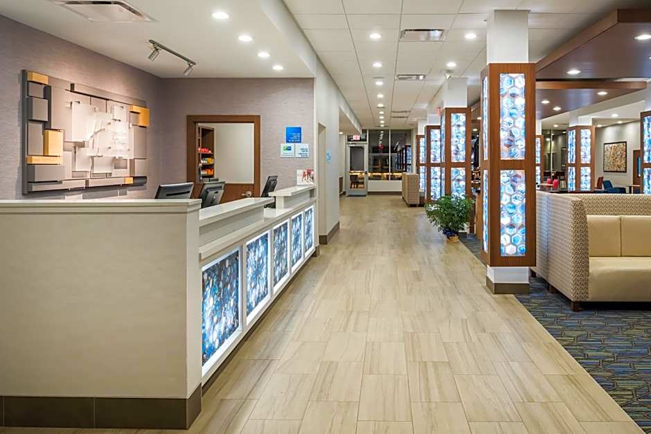 Holiday Inn Express & Suites West Plains Southwest By IHG