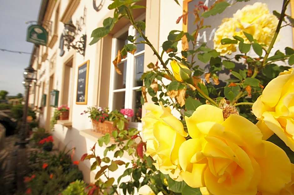 UNO Hotel Chapeau Noir - Free Parking