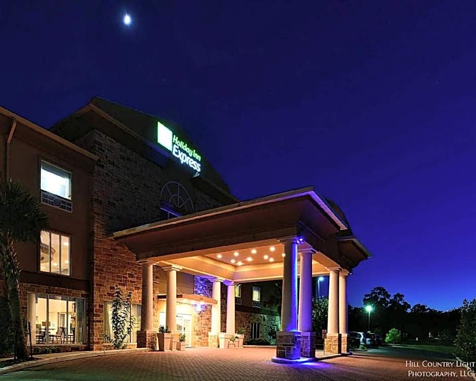 Holiday Inn Express & Suites Fredericksburg By IHG