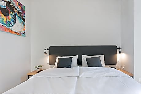 DOUBLE STANDARD ROOM 1 adult