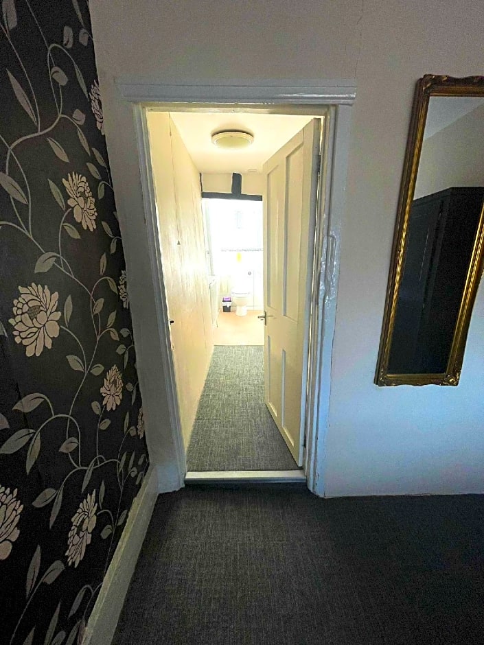 The Crown And Cushion