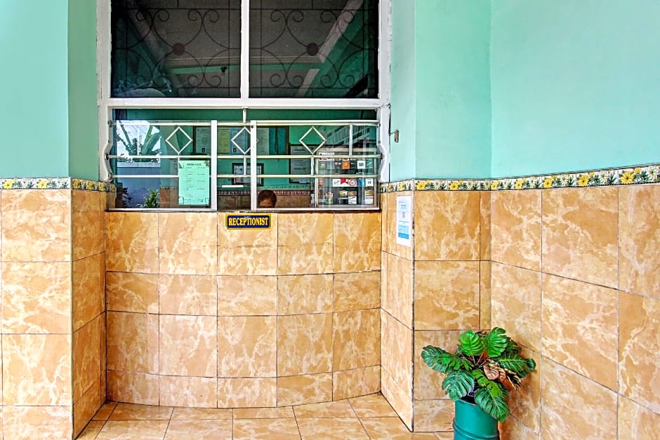 SPOT ON 92445 Mutiara Indah Hotel