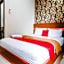 RedDoorz Plus @ Grand City Inn Makassar