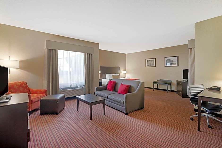 Best Western Plus Bradbury Inn & Suites