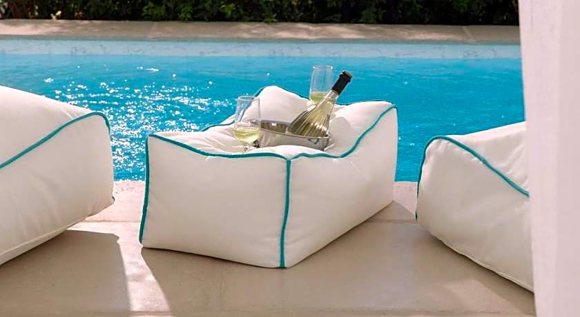 Majo Suites