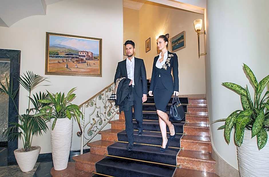 International au Lac Historic Lakeside Hotel