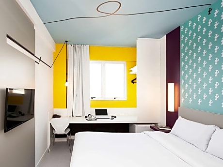 SUPERIOR DOUBLE BED CAPACITY 01