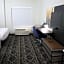 La Quinta Inn & Suites by Wyndham Houston Bush Iah South