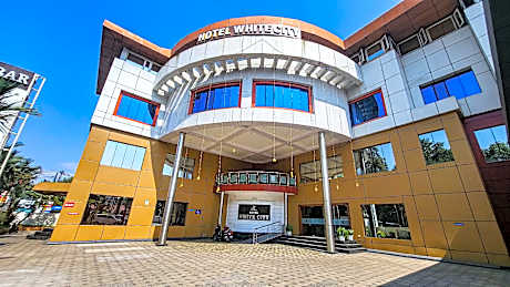 Hotel white city