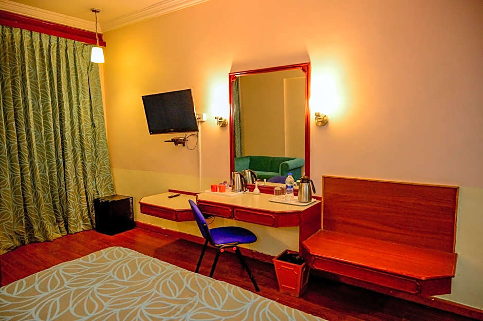 i-ROOMZ Maya's Kings Kourt