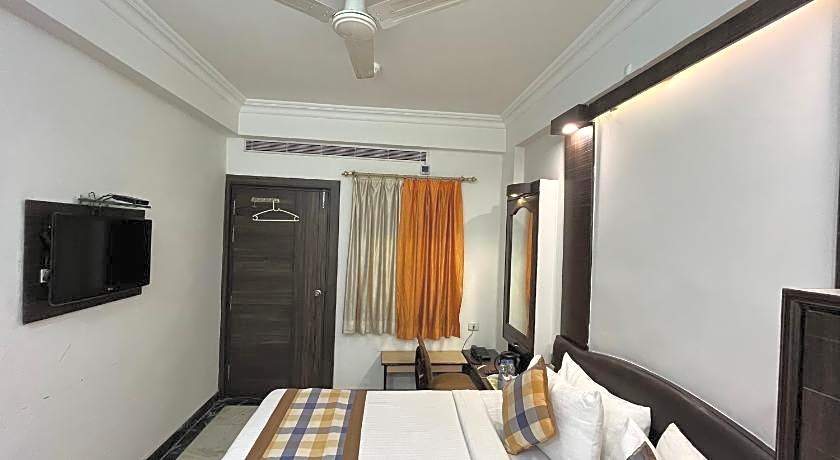 Hotel Moti Palace & Restaurant