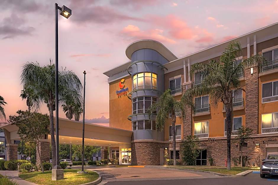 Comfort Suites Ontario Convention Center