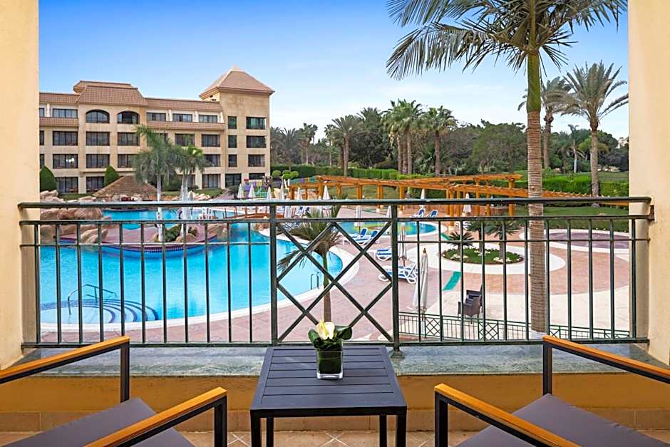 Hilton Pyramids Golf