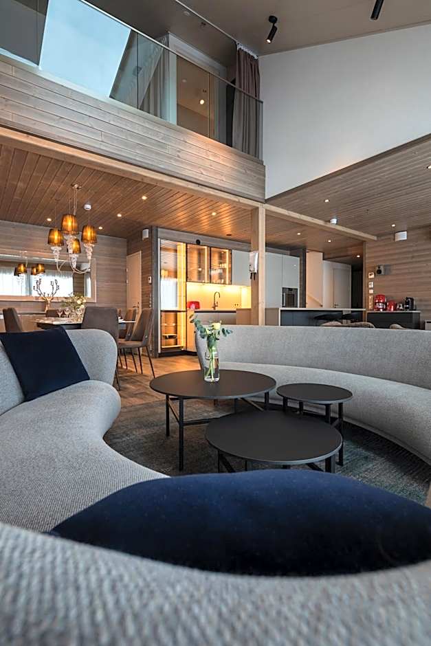 Kultakero Northern Sky, 3BR Penthouse with Jacuzzi 128m2