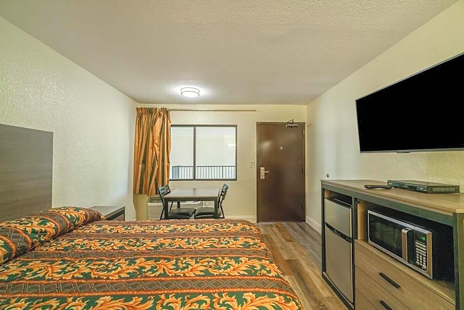 OYO Hotel Houston N Fm-1960 Champions TX