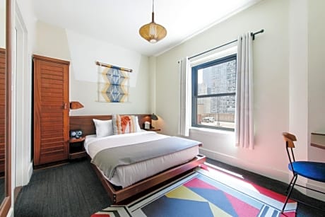 Deluxe Queen Room