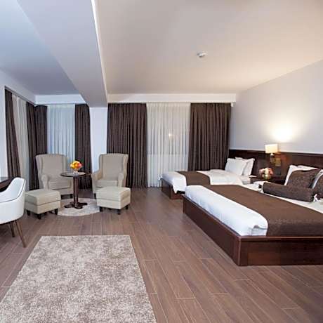 Superior King Suite