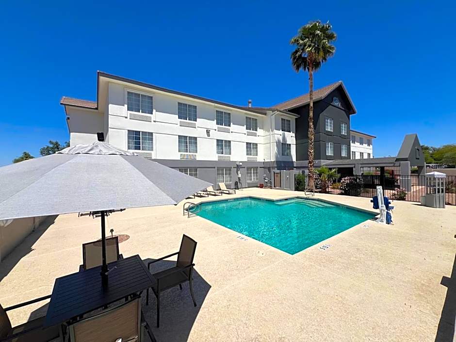 Garner Hotel Phoenix - Surprise By IHG