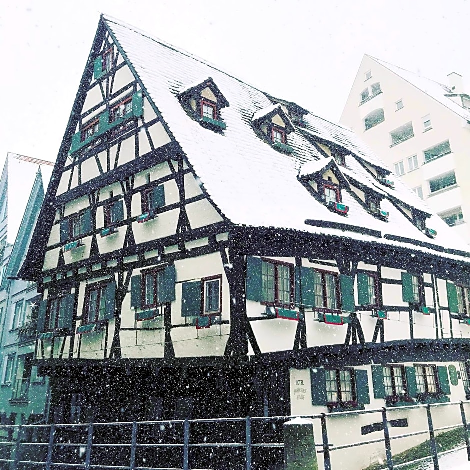 Hotel Schiefes Haus